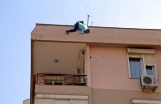 Elinde bıçakla saatlerce ecel teri döktürdü,...