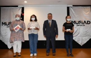 Hep birlikte 'Antalya Okuyor' dedirteceğiz