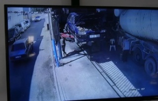 Otomobilin camından kurşun yağdırdı, işyerindekiler...