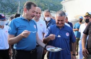 Protokolden tüketimi teşvik için ızgarada, dikeni...