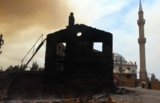 Sarılar’da yeniden yükselen alevler evleri tehdit...