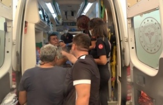 Yangından son anda kurtuldu, ambulans içerisindeki...