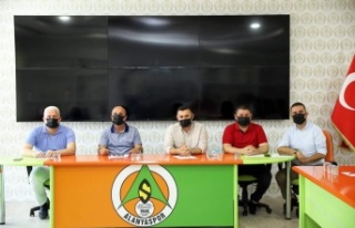 Yücel'den Çavuşoğlu'na hayırlı olsun...