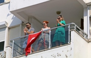 30 Ağustos coşkusu balkonlara taştı