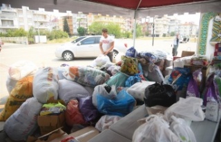 Alanya Belediyesi, yangın bölgelerine temel ihtiyaç...