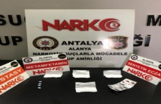 Alanya'da polisten otele uyuşturucu baskını