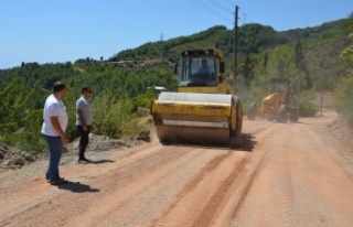 Alanya Mahmutseydi’de  alt yapısı biten yola...