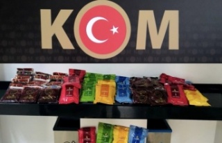 Alanya’da kaçak nargile tütünü polise takıldı