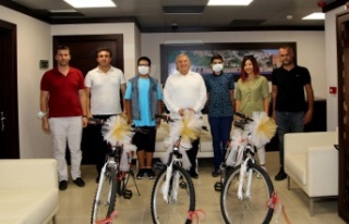 ALTSO'dan başarılı öğrencilere tablet ve...