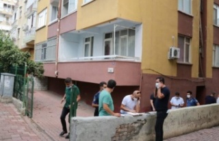 Anne ve kızı evde ölü bulundu