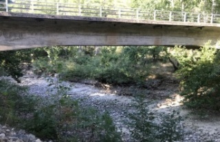 Antalya'da Üzümdere ırmağı kurudu