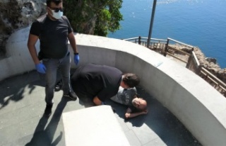 Antalya’da falezlerden düşen adamın sağlık...