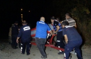 Balık tutmak isterken sular yükselince ırmakta...