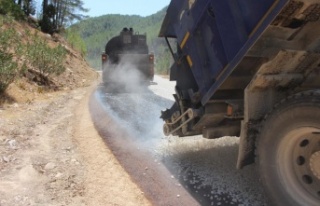 Büyükşehirden Karacaören ve Yenikışla grup yoluna...