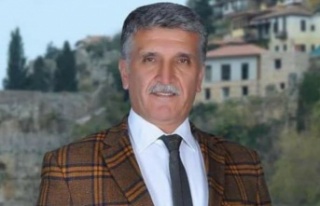 'Doğan Bacak esnafın yanan ocağına benzin...