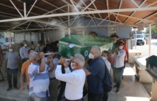 Evde ölü bulunan gazeteci Yalçın, son yolculuğuna...