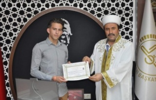 Hollandalı genç tatile geldiği Alanya'da müslüman...