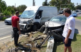 Hurdaya dönen araçlardan burunları bile kanamadan...