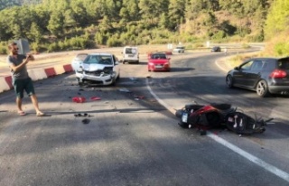 Otomobil ile çarpışan motosiklet sürücüsü hayatını...