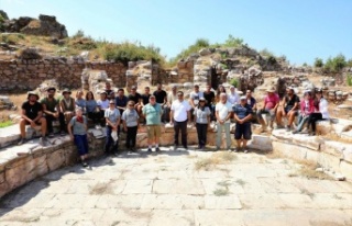 Rektör Prof.Dr. Kalan, kazı alanını inceledi