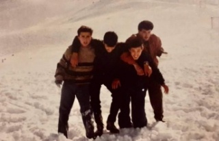 Resimdeki 2 arkadaşını kaybeden başkan Yücel'in...