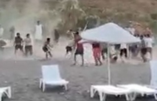 Ünlü sahilde tekmeli sopalı kavga