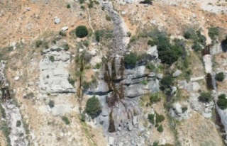 3024 rakımlı Akdağ eteklerinde bulunan Uçarsu...