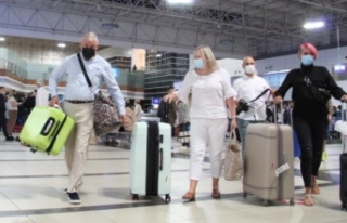 4 ay sonra ilk İngiliz turist kafilesi geldi