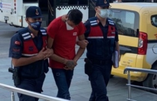 Alanya'da turistin telefonunu gasp eden şüpheli...