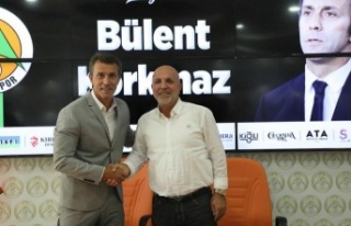 Alanyaspor Bülent Korkmaz ile sözleşme imzaladı