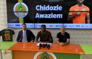 Alanyaspor Chidozie Awaziem ile imzaladı