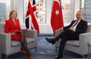 Çavuşoğlu, İngiliz mevkidaşı ile aşıların...