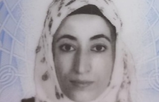 Elektrikli bisikletle okul dönüşünde anneyle 2...