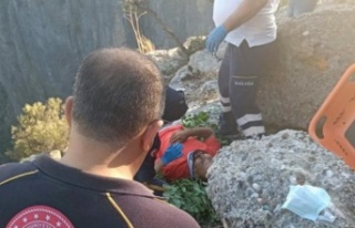 Gelin ve Damat resim çekerken 30 metreden düştü