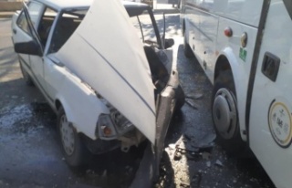 Otomobili ile midibüs kazasında 1 kişi yaralandı