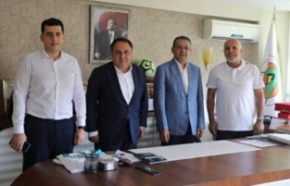 Türk Telekom'dan Çavuşoğlu'na ziyaret