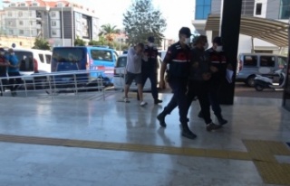 Alanya'da göçmen kaçakçılığında 2 tutuklama