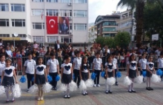 Alanya'da öğretmen pozitif çıkınca sınıf...