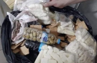 Alanya'da turistin çantasından çıkanlar hayrete...