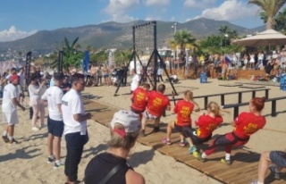 Alanya plajlarında nefes kesen yarış