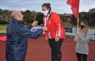 Alanyalı Dilara'dan iki yeni rekor