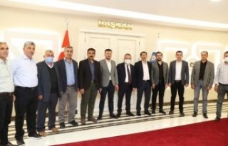 Alanyalı muhtarlardan Başkan Böcek’e ziyaret