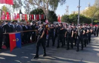 Antalya'da Cumhuriyet Bayramı coşkusu ilçelerde...