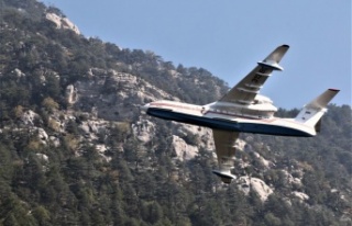 Antalya’da dağlık alanda çıkan orman yangını...