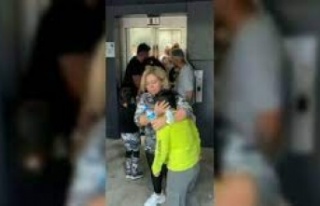 Aşırı yük sebebiyle asansörde mahsur kalan vatandaşlar...