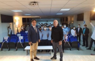 Başkan Çavuşoğlu öğrencilerle buluştu