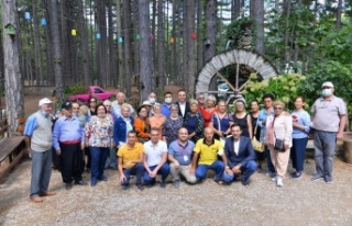 Başkan Yücel'den Yaşlılar Günü'ne...