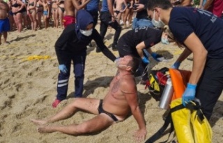 Boğulmak üzere olan turist, cankurtaran ipiyle hayata...