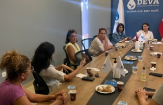DEVA Alanya'dan 'Çay Sohbet İster'
