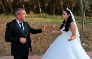 Düğün günü dış çekime giden gelin ve damada...